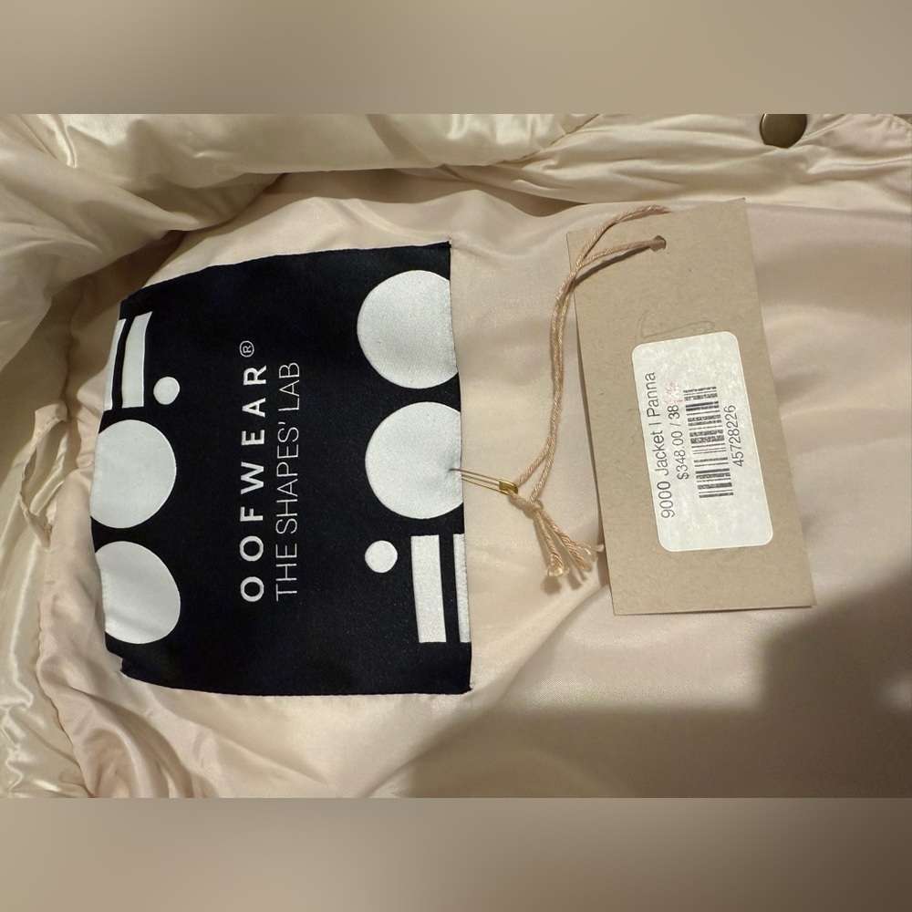 NWT OOFWEAR the Shapes Lab Cream Puffer 9000 Jacket Size XS. Color is Panna. - Picture 7 of 7
